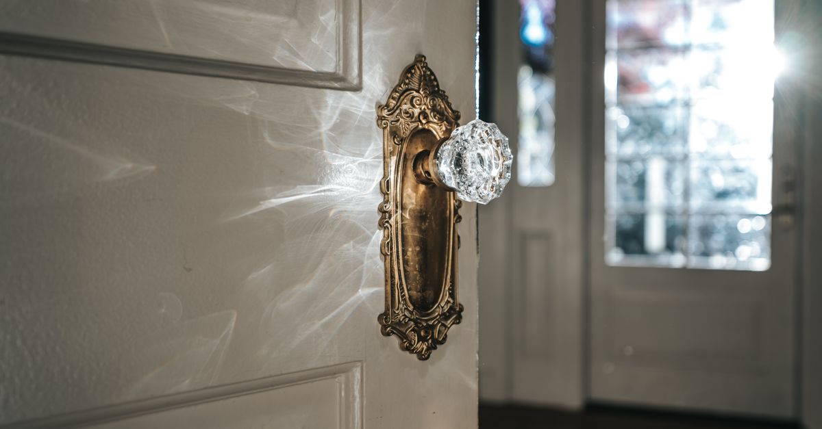 locksmith hands door — Bexar County Locksmith